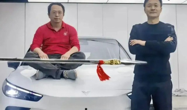 三年亏光183亿！周鸿祎的造车梦，为何成了一地鸡毛？